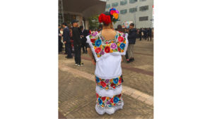 学部の卒業式で民族衣装を着ることについて 旅考人 踊り人 まそん Mascara Sonrisa の野帳